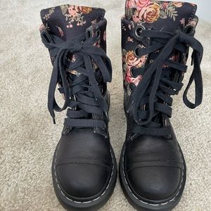 Dr Martens Floral high boots good condition